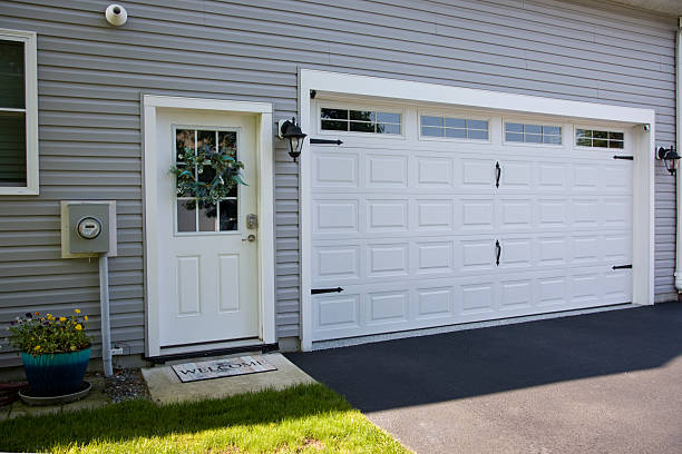 24/7 Emergency Garage Door Panel Replacement experts in Greenfield, OH